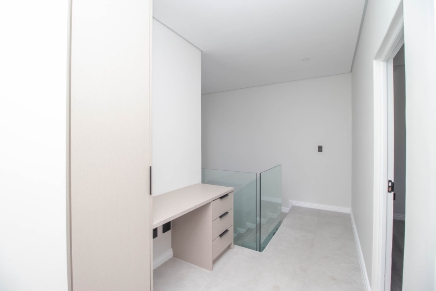 4 Bedroom Property for Sale in Sandown Western Cape